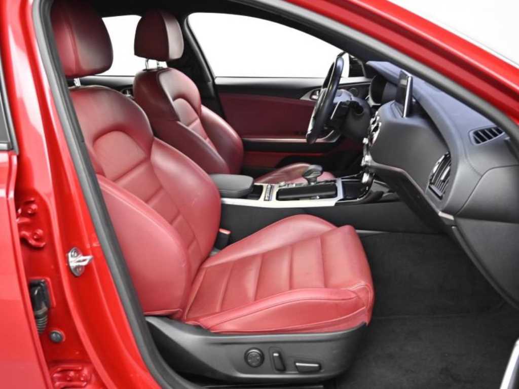 KIA Stinger - Vista 11