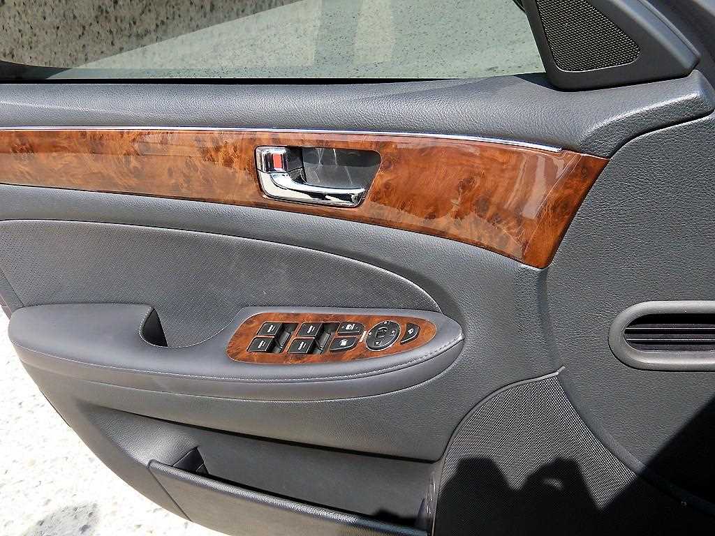 HYUNDAI Genesis - Vista 11