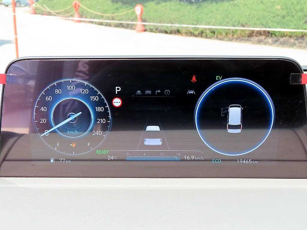 HYUNDAI Staria - Vista 9