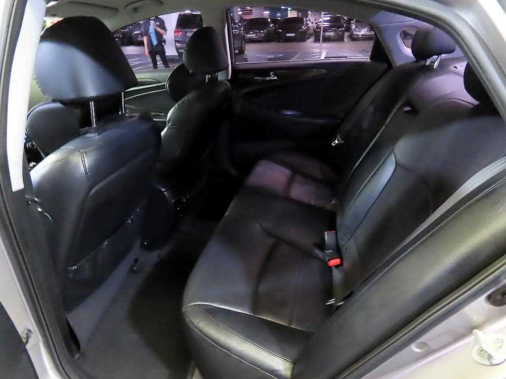 HYUNDAI Sonata - Vista 7