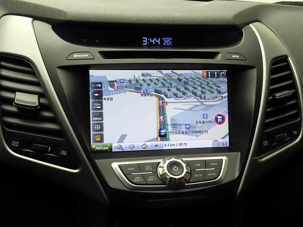 HYUNDAI Avante - Vista 8