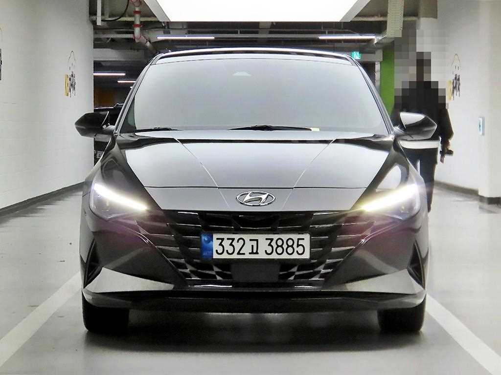 HYUNDAI Avante - Vista 2