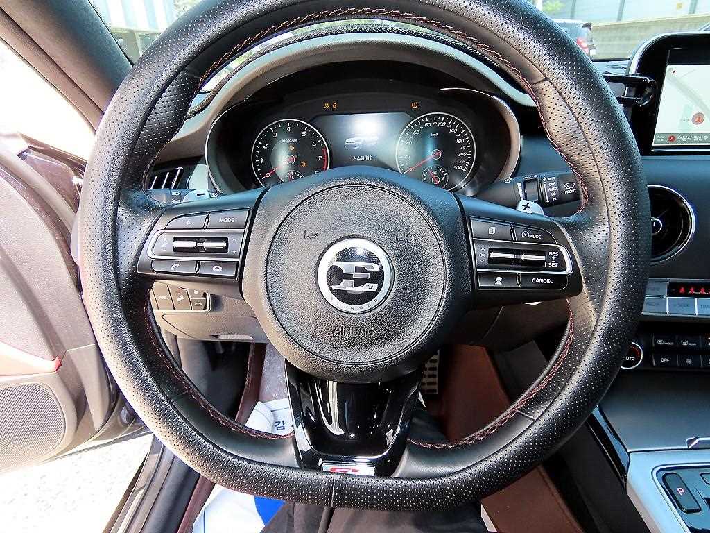 KIA Stinger - Vista 8