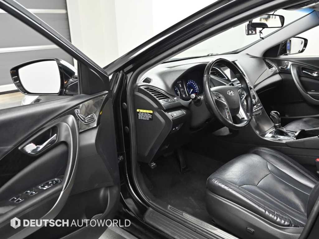 HYUNDAI Grandeur - Vista 11