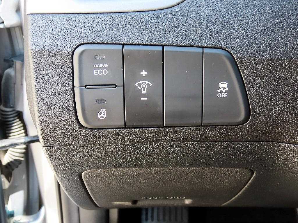 HYUNDAI Avante - Vista 12