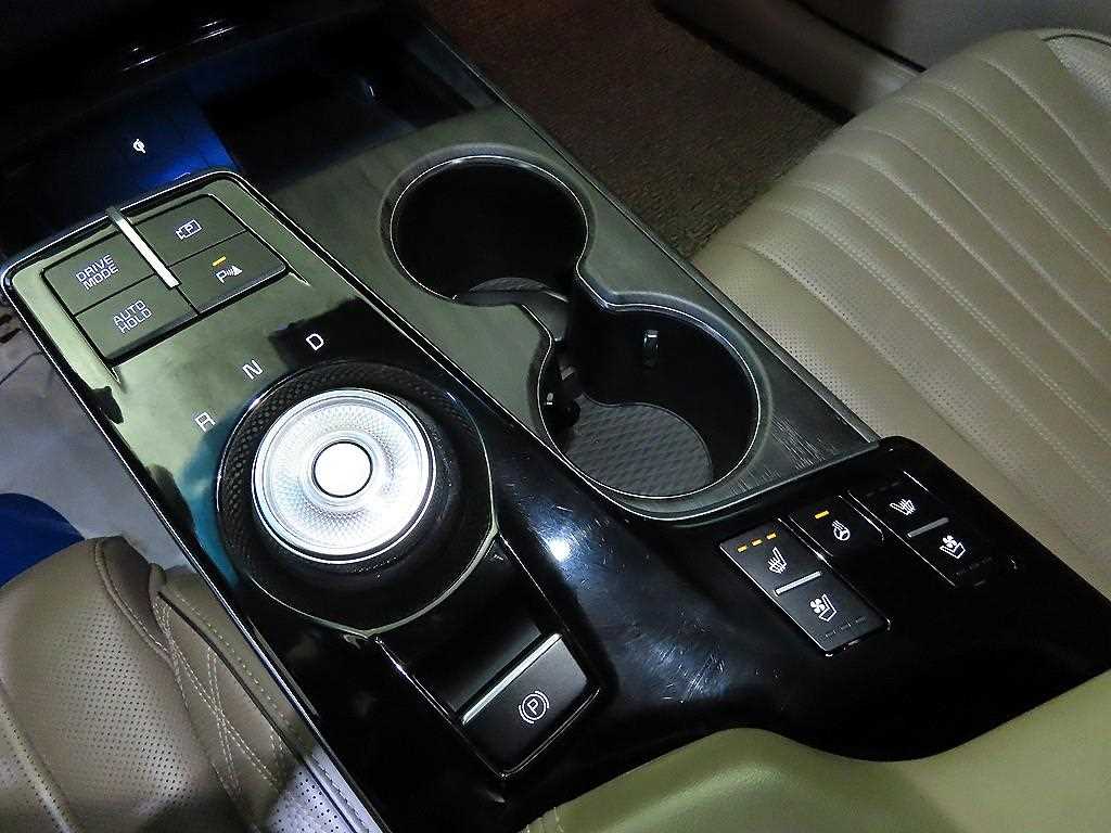KIA K8 - Vista 12