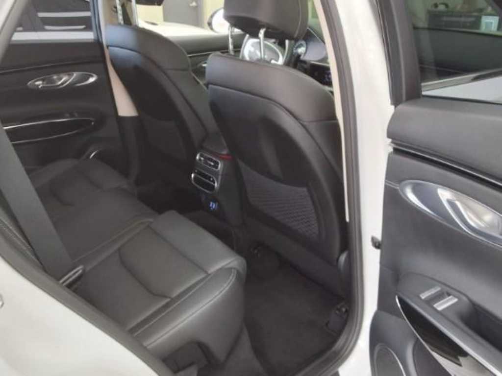 Genesis GV70 - Vista 7