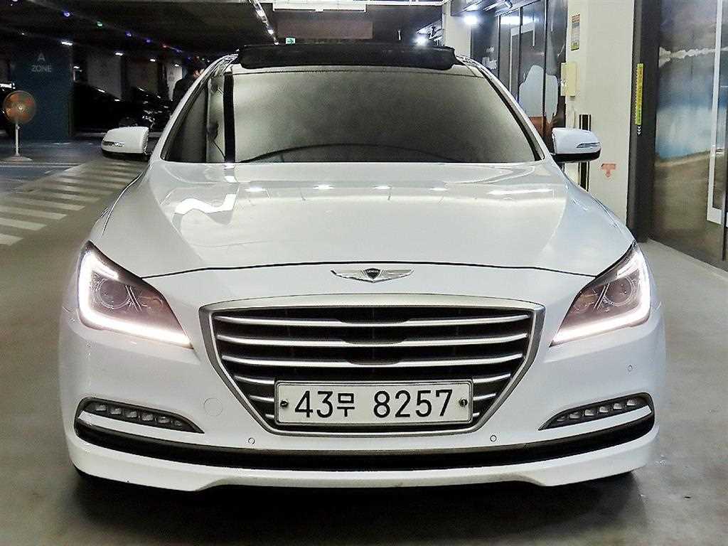 HYUNDAI Genesis - Vista 2