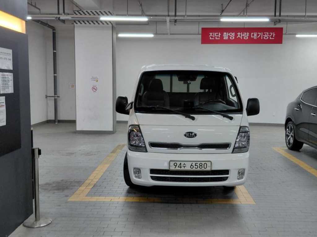 Small Truck Cargo (small) - Vista 3