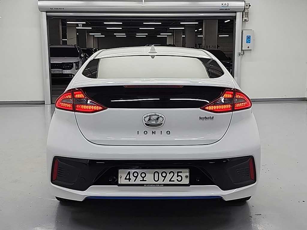 HYUNDAI Ioniq - Vista 3
