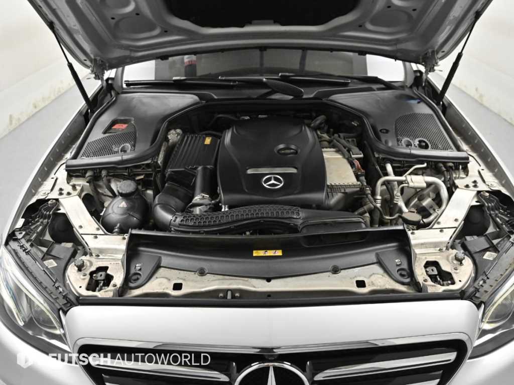 Mercedes Benz E class - Vista 6