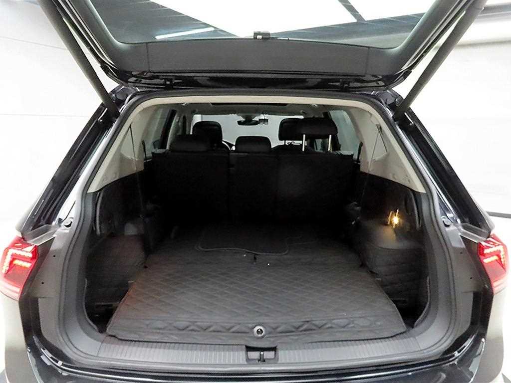 Volkswagen Tiguan 2020 Negro - Importación desde Corea - HF Imports Iquique - Foto 18