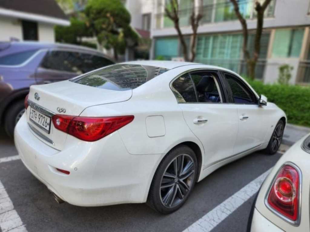 Infiniti Q - Vista 4