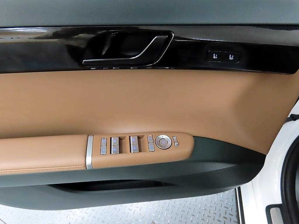 HYUNDAI Grandeur - Vista 11