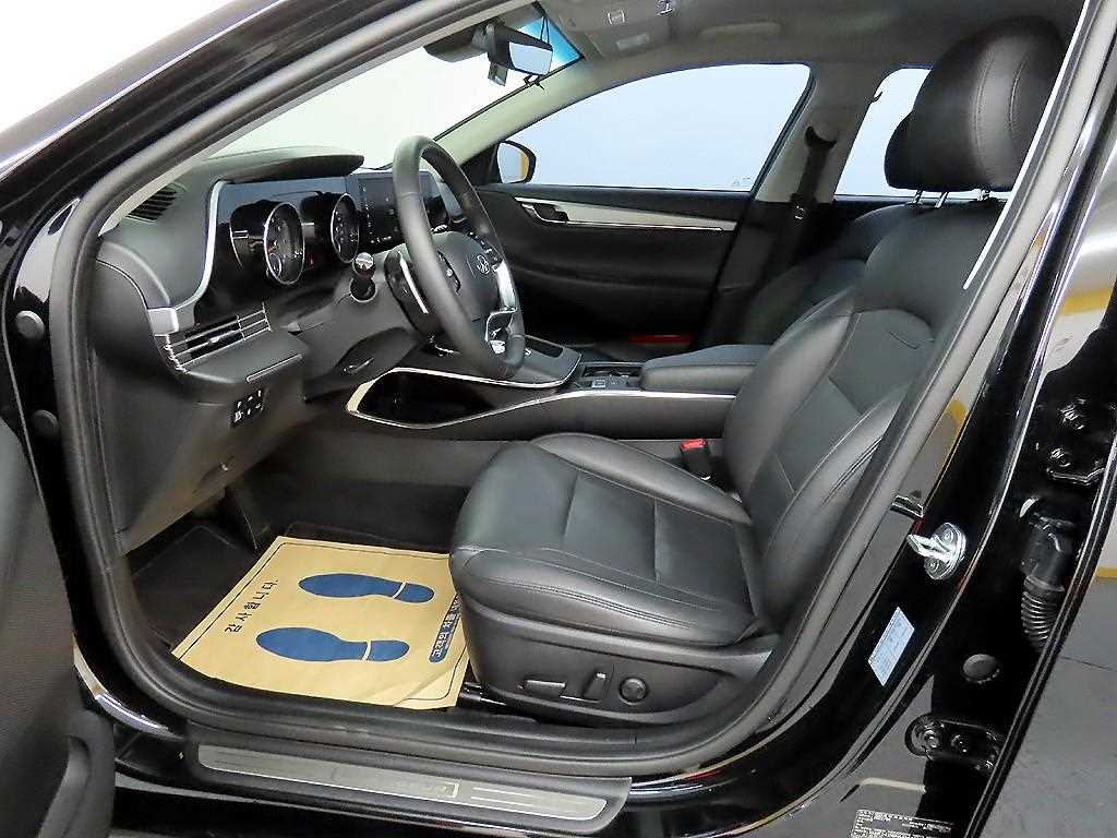 HYUNDAI Grandeur - Vista 5