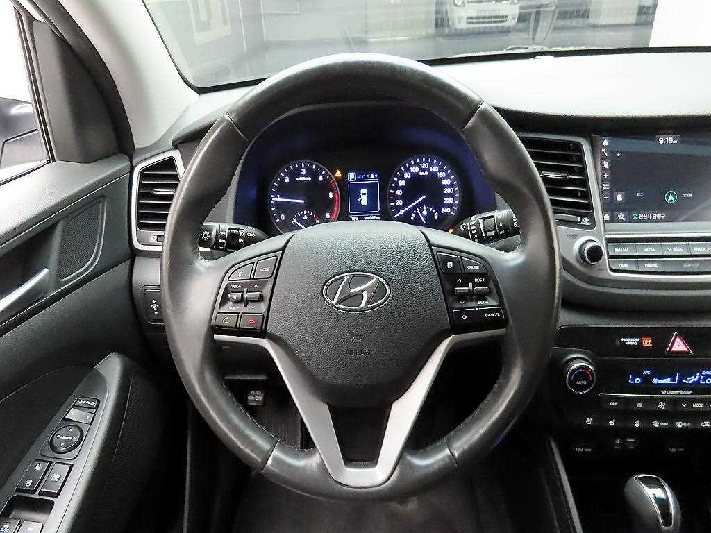 HYUNDAI Tucson - Vista 7