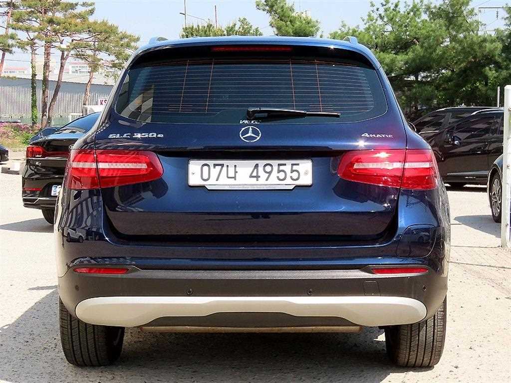 Mercedes Benz GLC Class - Vista 4