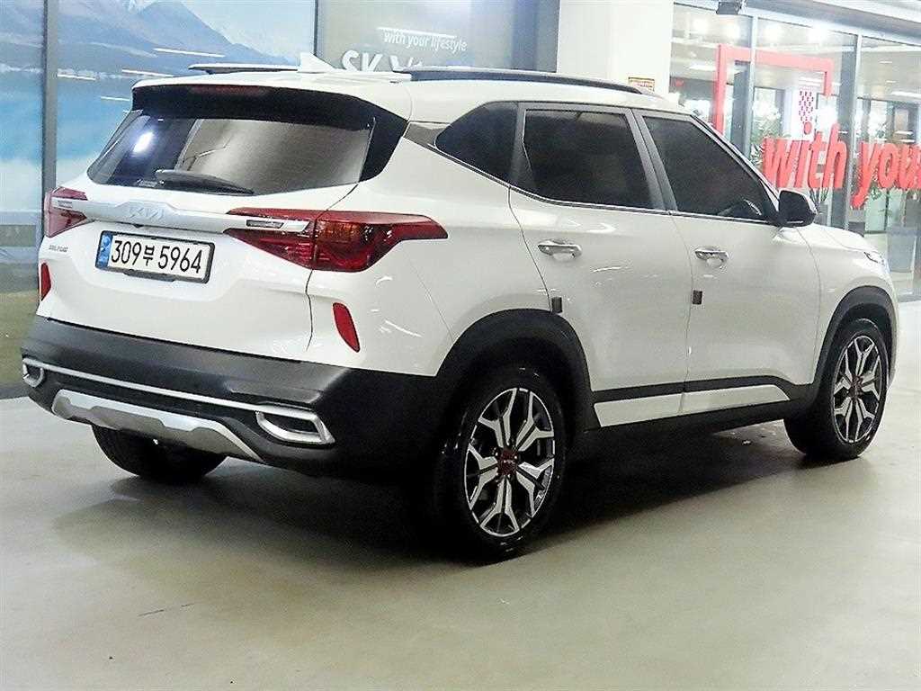 KIA Seltos - Vista 4