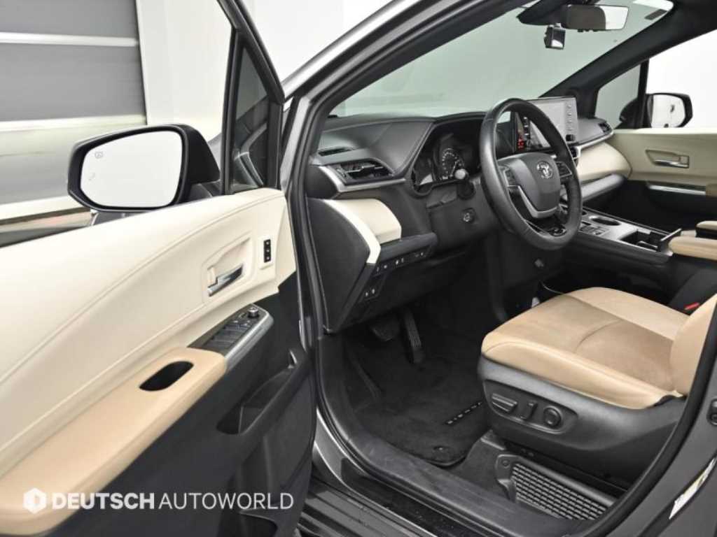 Toyota Siena - Vista 11