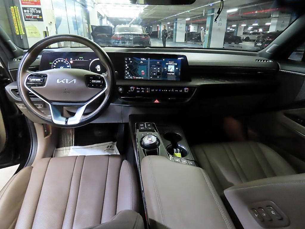 KIA K8 - Vista 10
