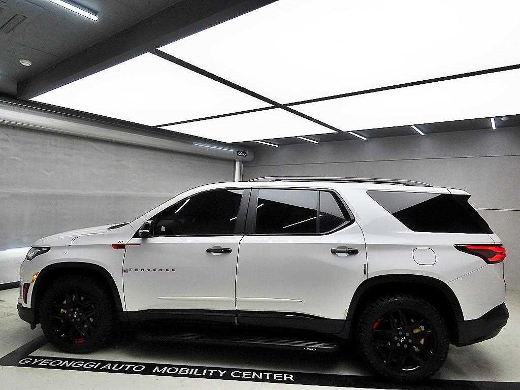 Chevrolet Travers - Vista 4