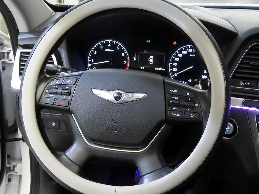 HYUNDAI Genesis - Vista 8