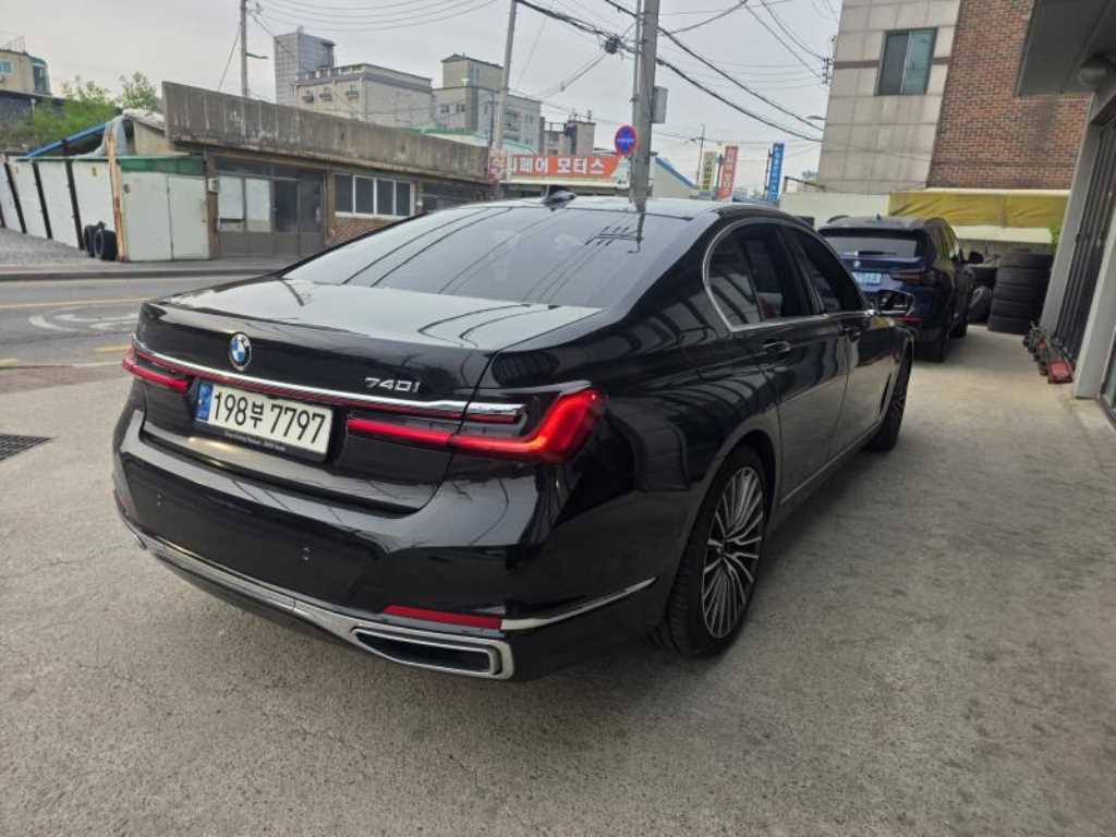 BMW 7 Series - Vista 3