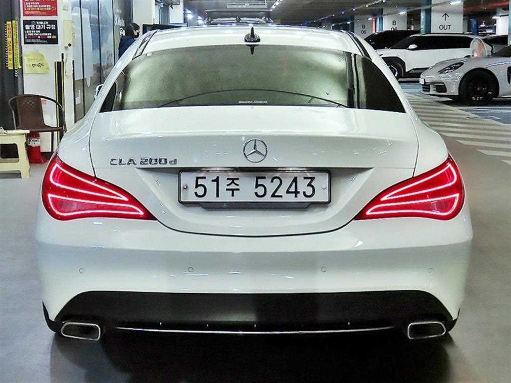 Mercedes Benz CLA Class - Vista 5