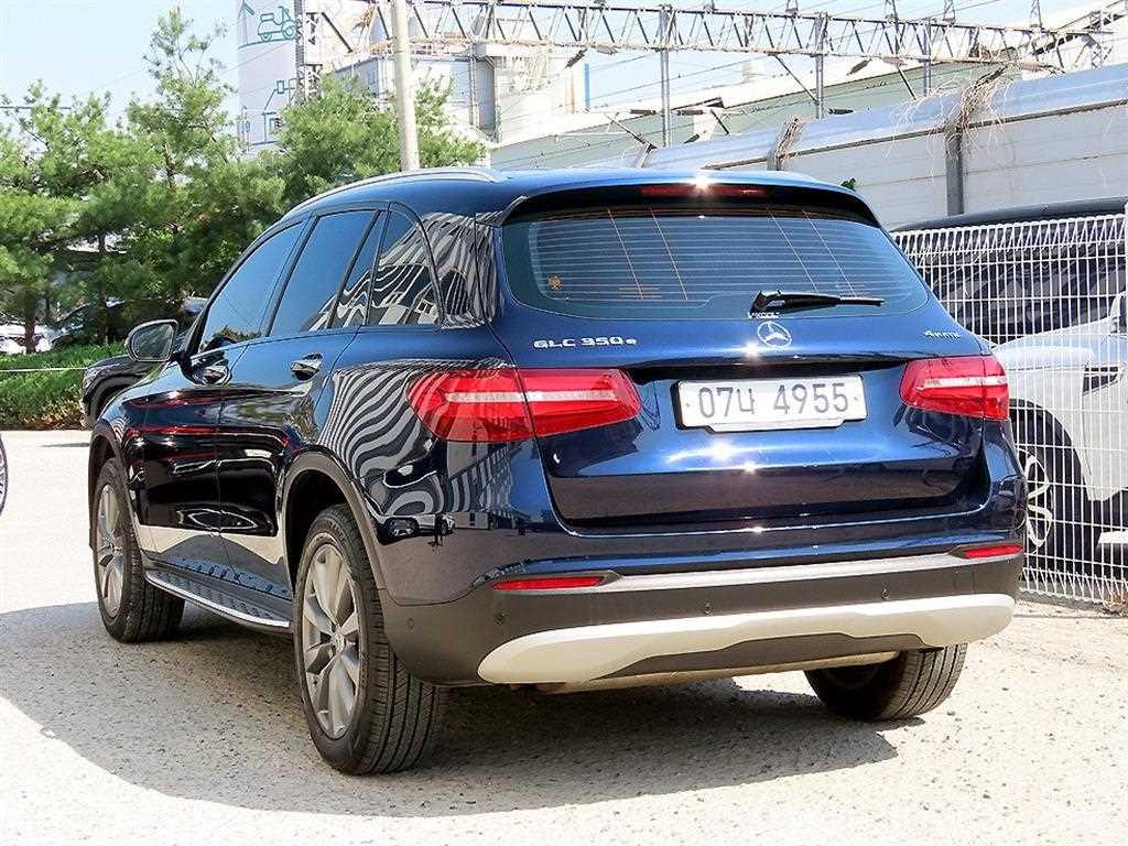 Mercedes Benz GLC Class - Vista 3