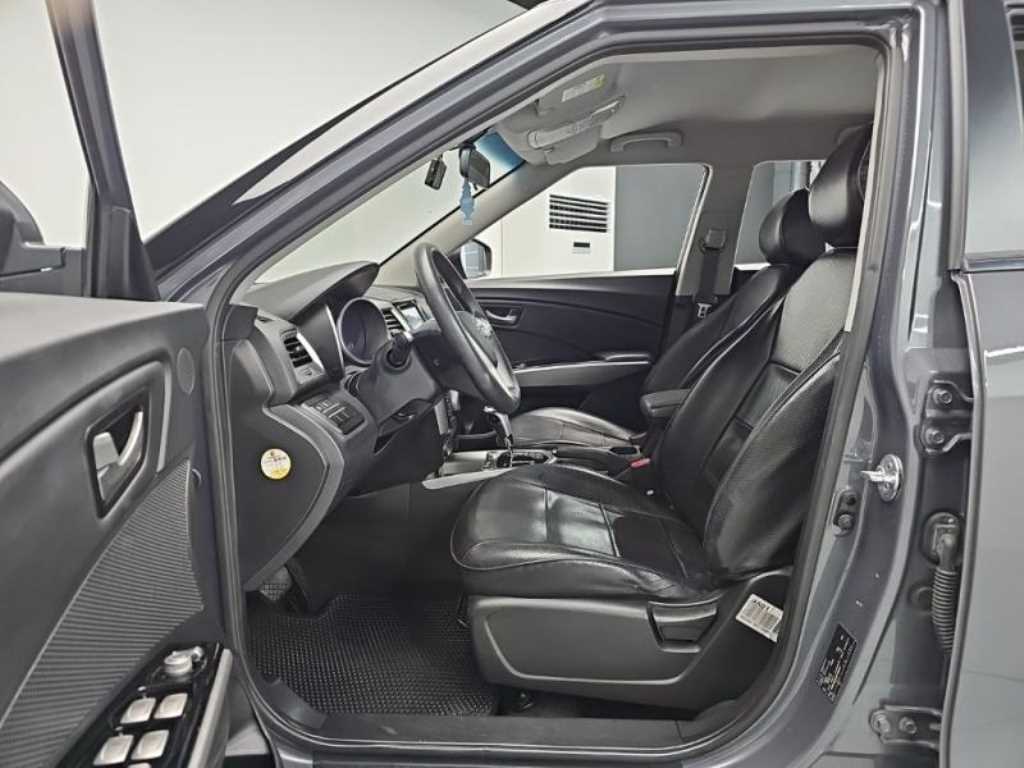 Ssangyong Tivoli 2017 Gris - Importación desde Corea - HF Imports Iquique - Foto 15