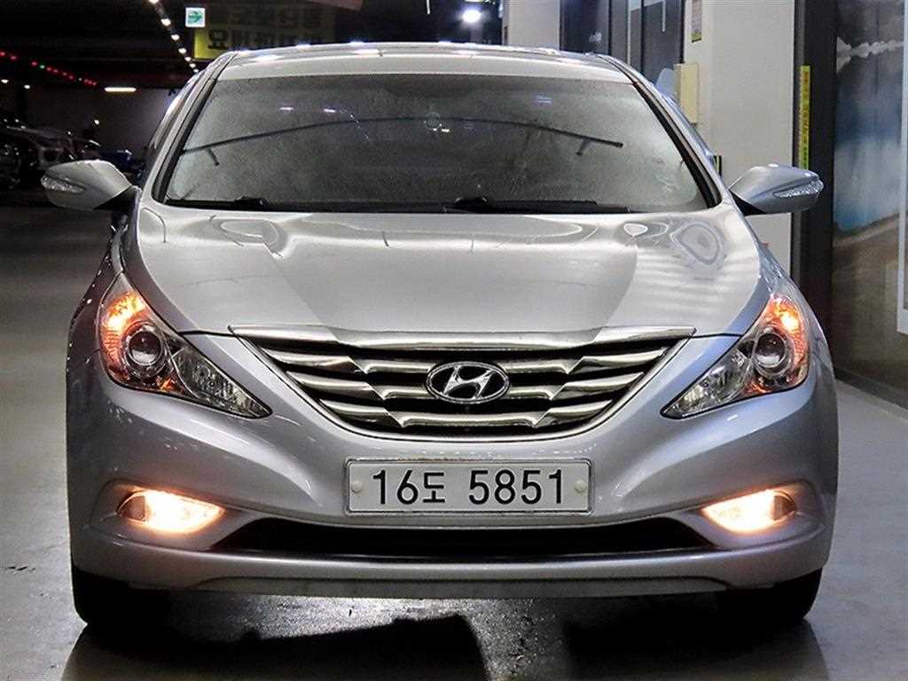 HYUNDAI Sonata - Vista 2