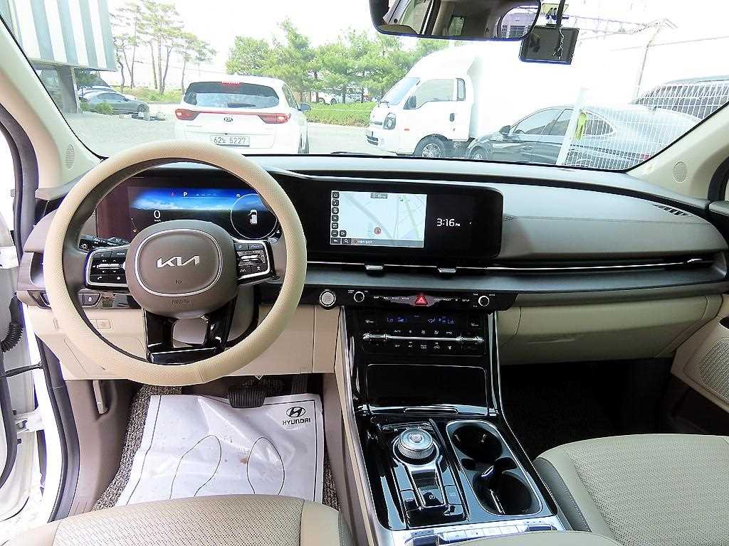 KIA Carnival - Vista 8