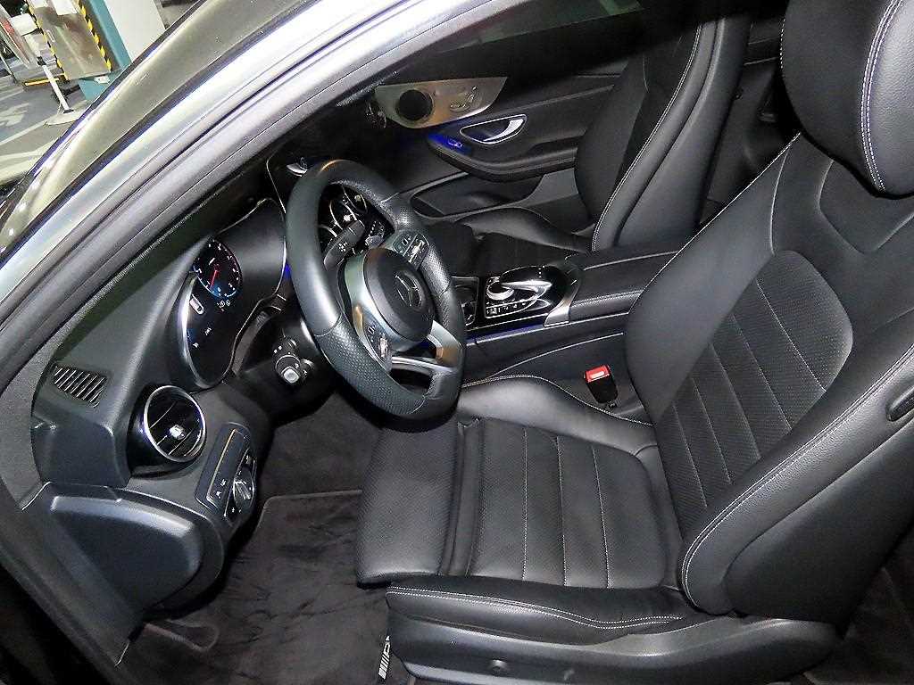 Mercedes Benz C Class - Vista 6