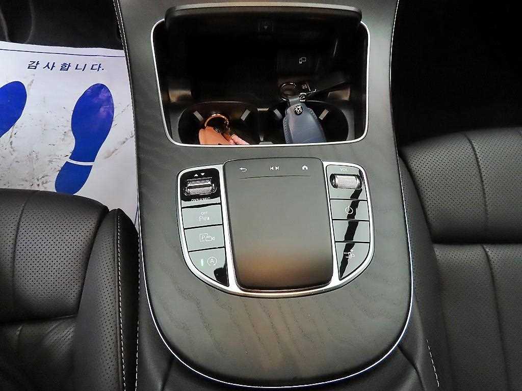 Mercedes Benz E class - Vista 12