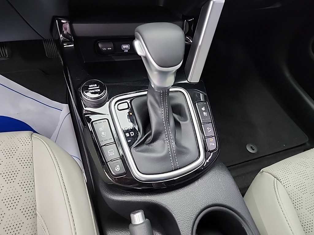 KIA Seltos - Vista 8