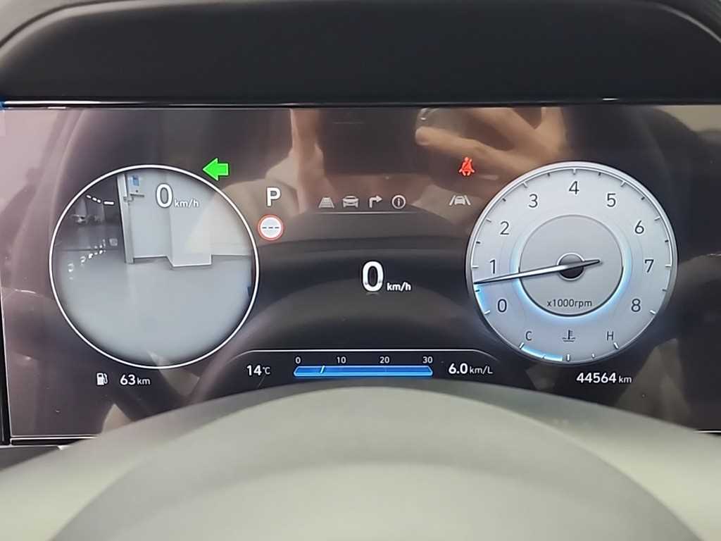 HYUNDAI Avante - Vista 6