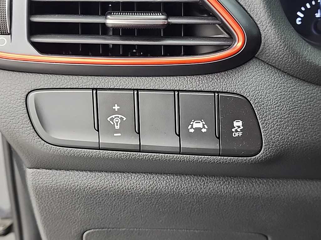 HYUNDAI i30 2019 Gris - Importación desde Corea - HF Imports Iquique - Foto 18