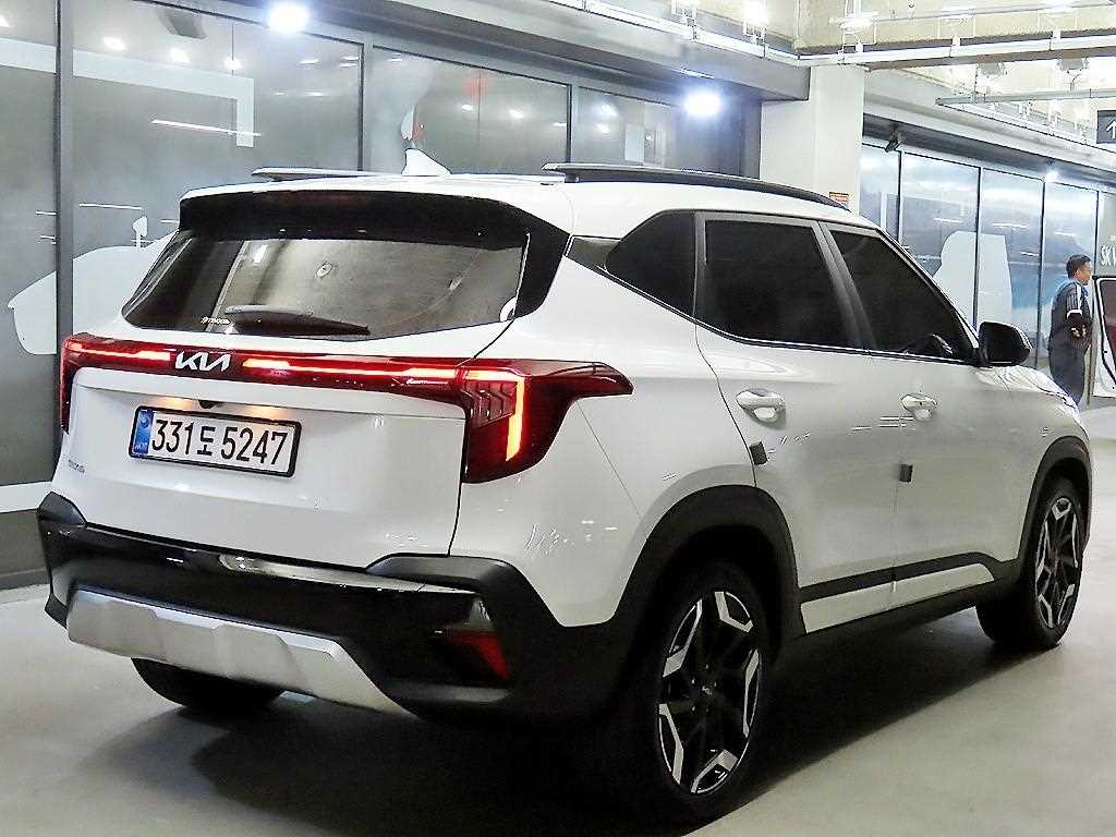 KIA Seltos - Vista 4