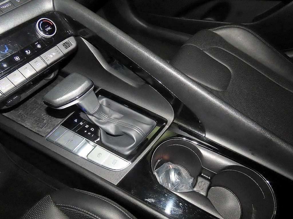 HYUNDAI Avante - Vista 12