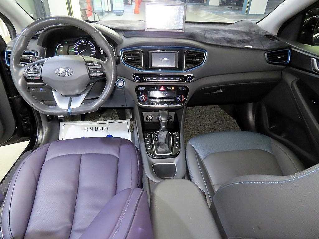 HYUNDAI Ioniq - Vista 10