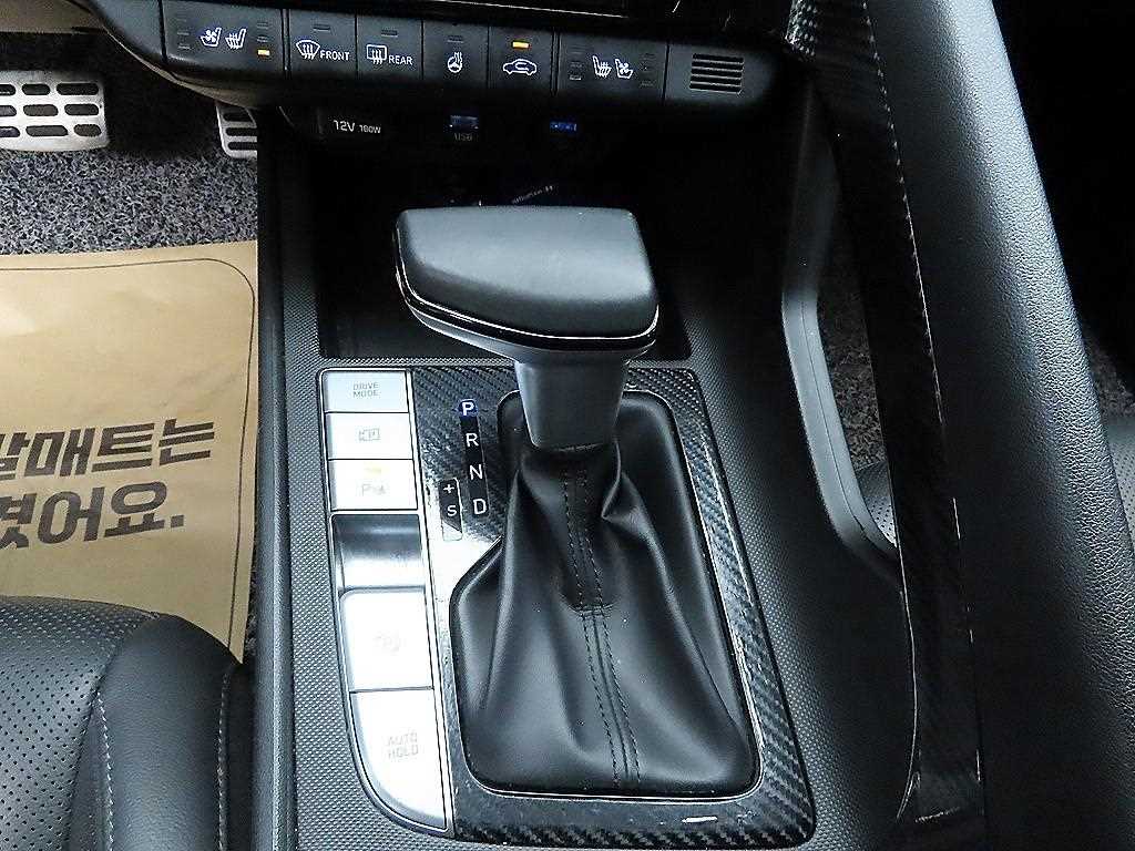 HYUNDAI Avante - Vista 10