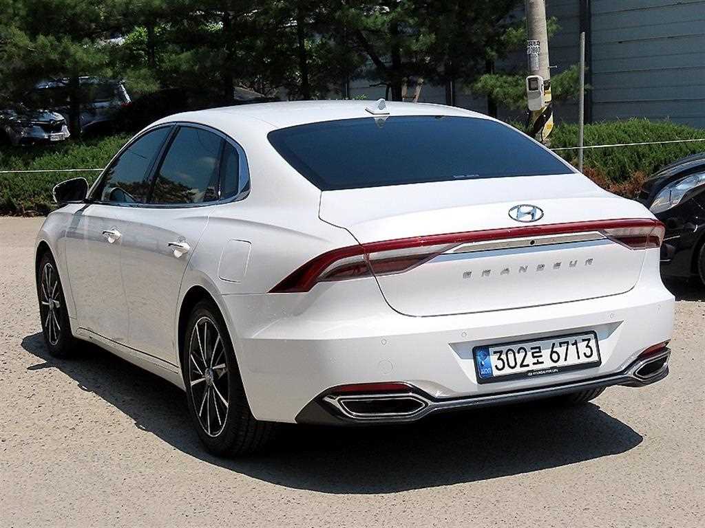HYUNDAI Grandeur - Vista 3