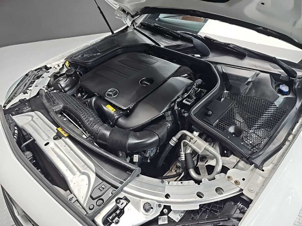 Mercedes Benz C Class - Vista 5