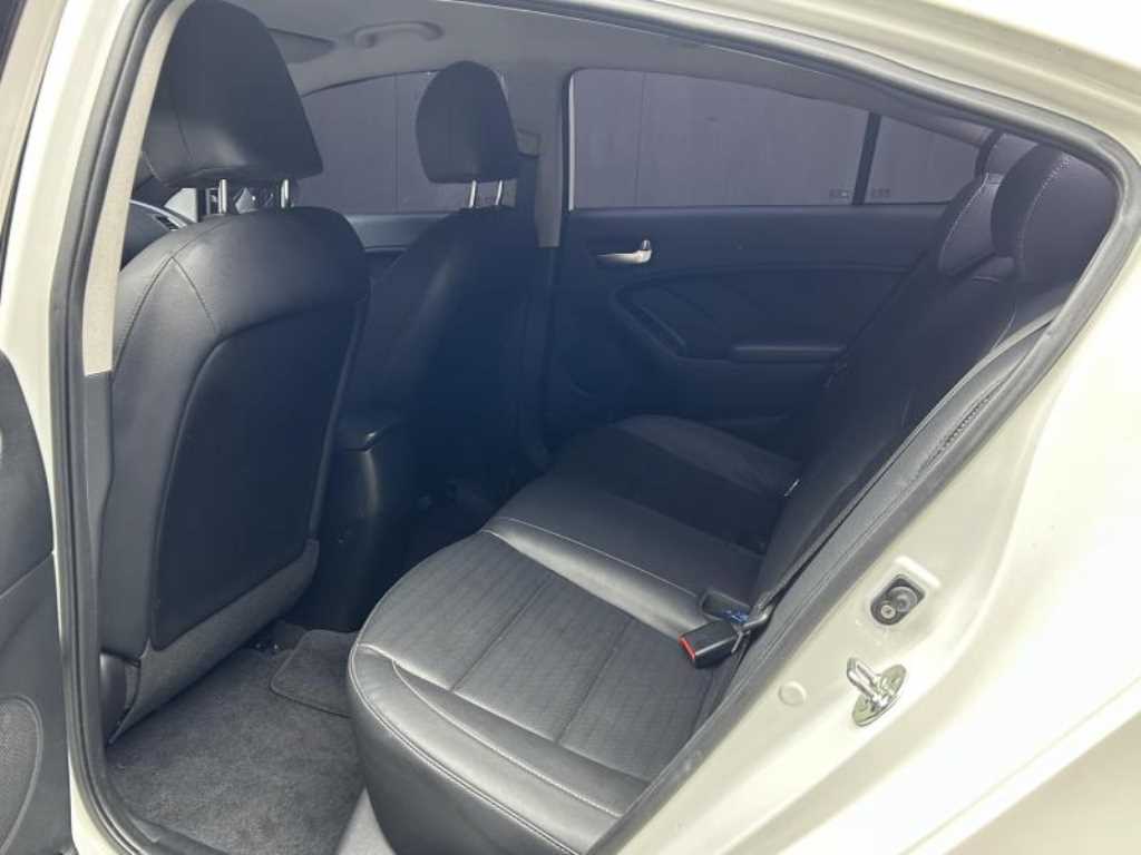 KIA K3 - Vista 6