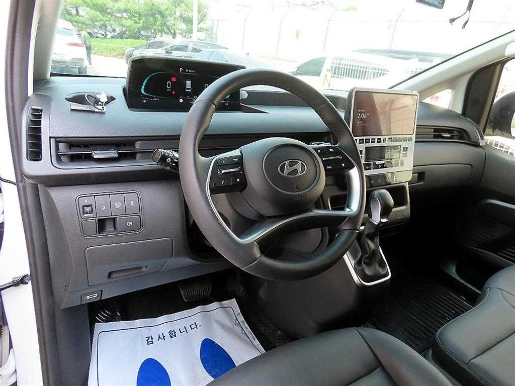 HYUNDAI Staria - Vista 7