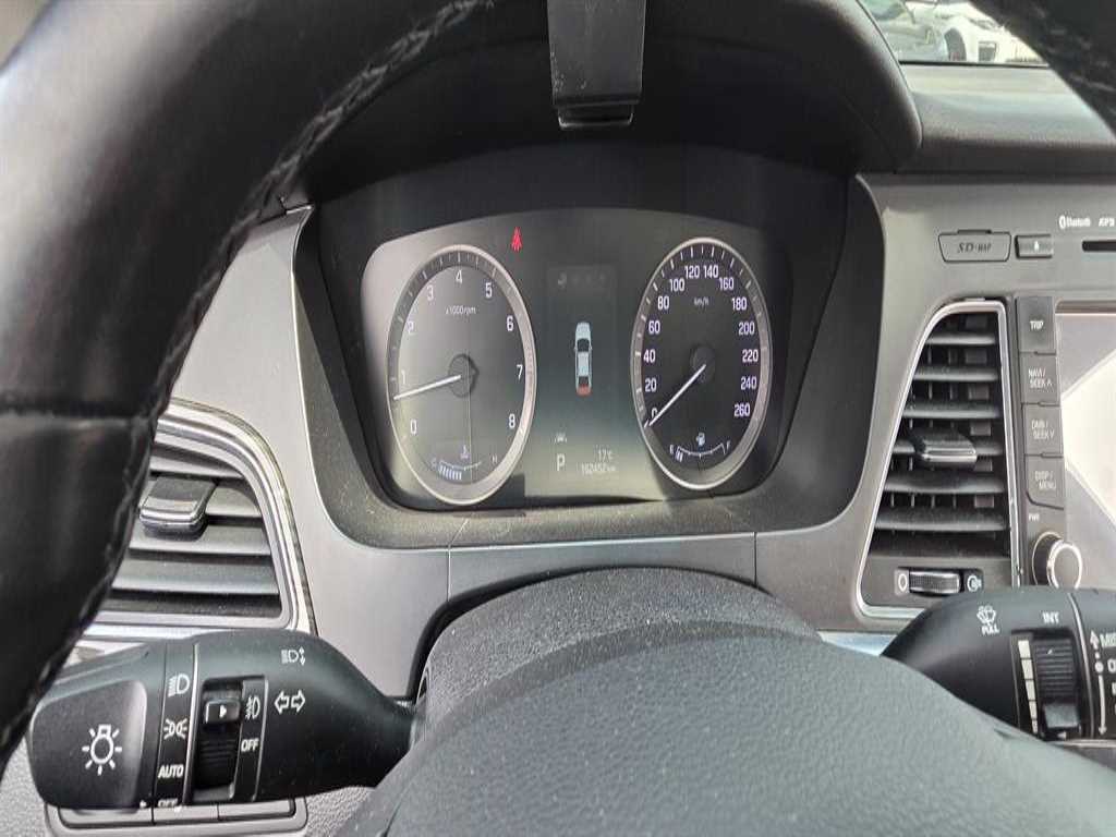 HYUNDAI Sonata - Vista 3