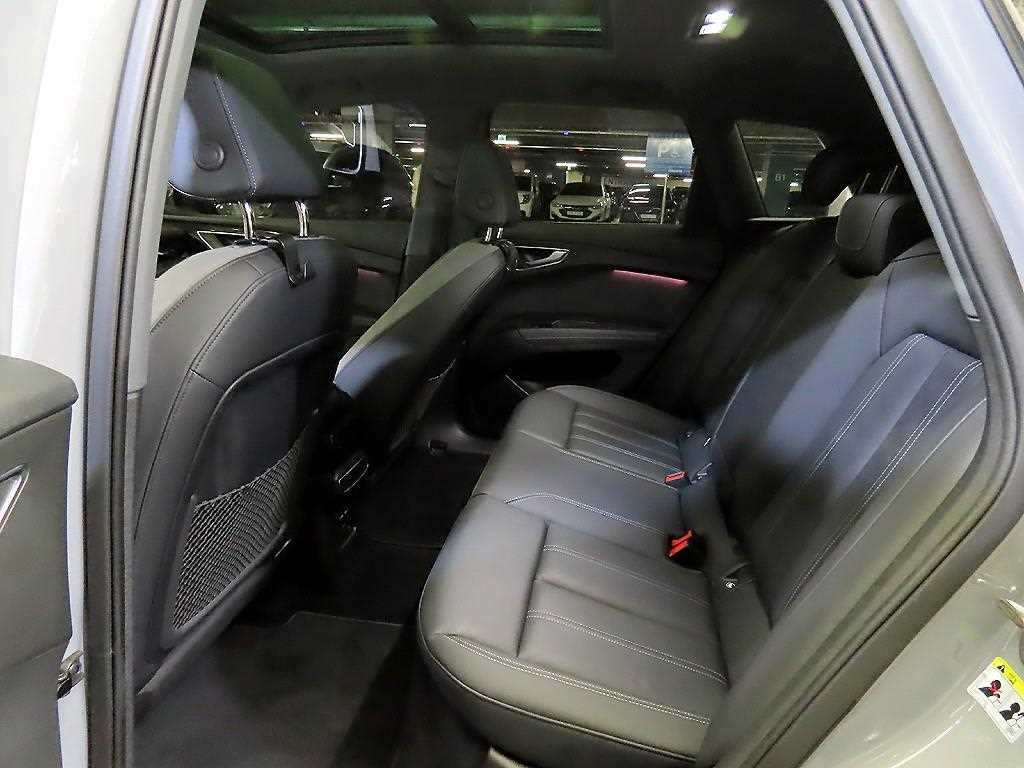 Audi Q4 - Vista 7