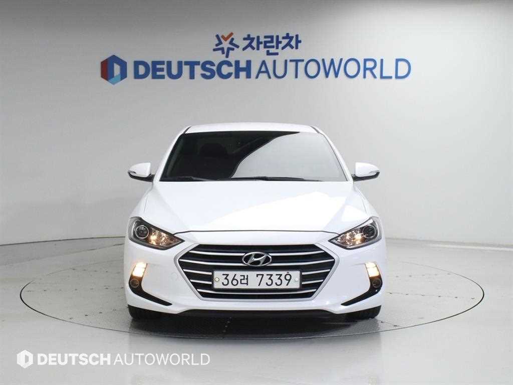 HYUNDAI Avante 2018 Blanco - Importación desde Corea - HF Imports Iquique - Foto 1