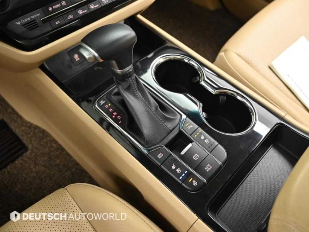 KIA Carnival - Vista 9