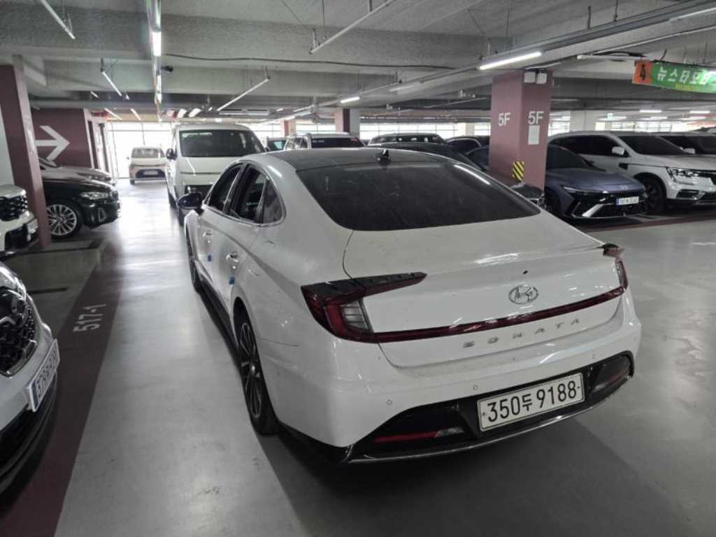 HYUNDAI Sonata - Vista 4